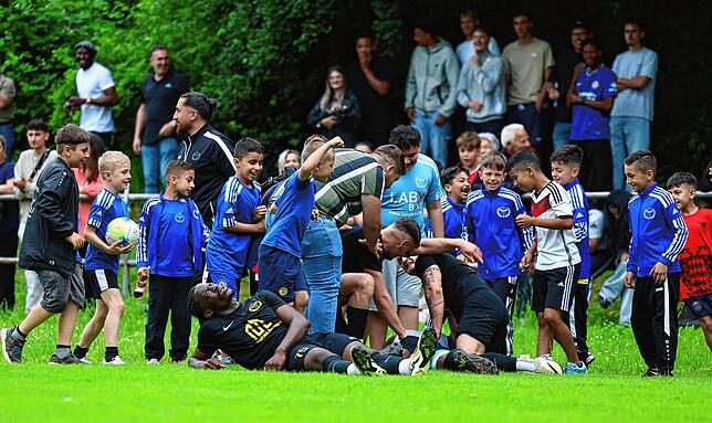 Bild 27: Die Südsterne feiern! Unsere große Bildergalerie vom Relegationsspiel zwischen Singen und Laufenburg