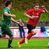 Späte Erlösung: Bennet Wagner (rechts, gegen Yannik Mayer vom SV Waldhaus) traf in der Nachspielzeit für Spitzenreiter FC 08 Bad ...
