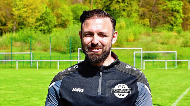 Durchatmen: Dank des späten 3:2-Sieges beim TuS Stetten II steht Trainer Ismail Palit mit dem FC Wallbach erstmals in dieser Saison auf ...