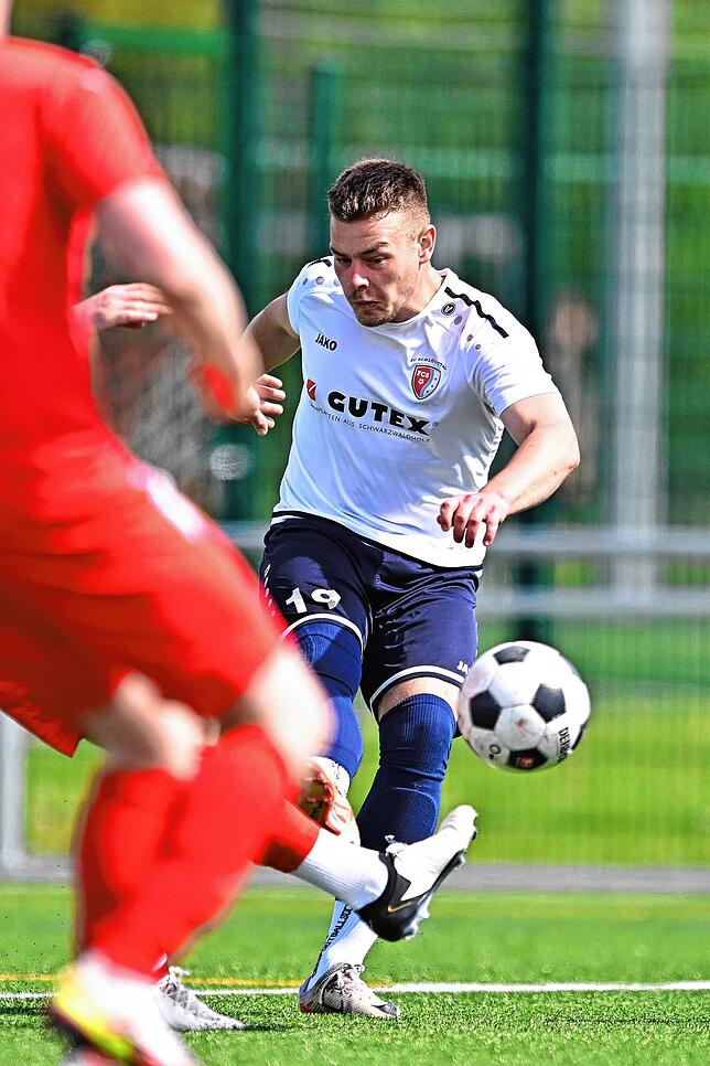 Bild 3: TuS Binzen besiegt den FC Schlüchttal mit 5:1 – und wir haben Bilder!