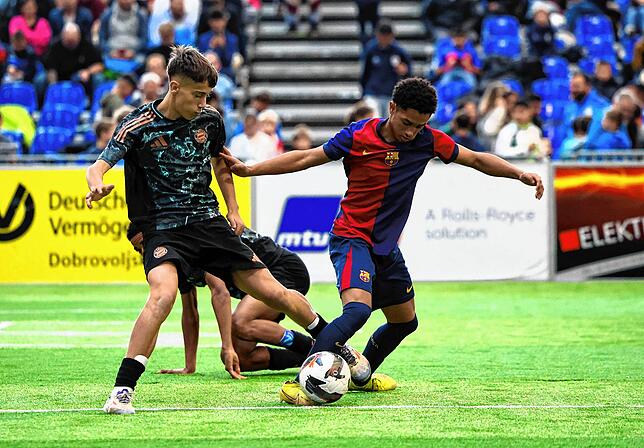 Bild 16: Fußball-Nachwuchsstars in Friedrichshafen! Unsere große Bildergalerie vom MTU-Cup!
