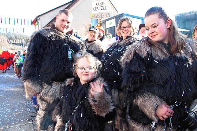 Bild 5: Kleggau-Narrentreffen: Tausende Narren begeistert vom Umzug - Bilder