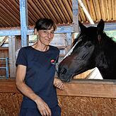 Annette Gomolla ist Diplom-Psychologin und Leiterin des Therapiehofs Hegau. Ihr Team besteht aus Psychologinnen und Therapiepferden, die ...