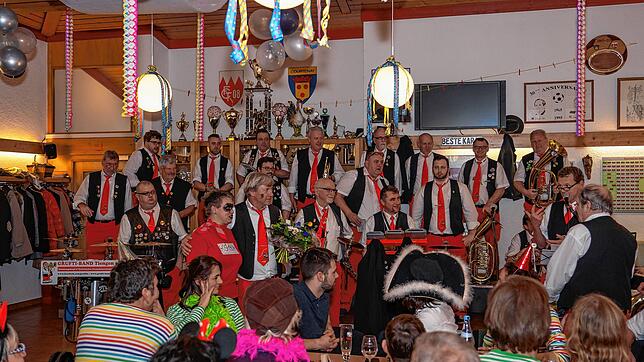Die Grufti-Band feiert am Mittwoch, 25. Mai, ihr 25-jähriges Bestehen mit einem Wunschkonzert beim FC-Vereinsheim in Tiengen.