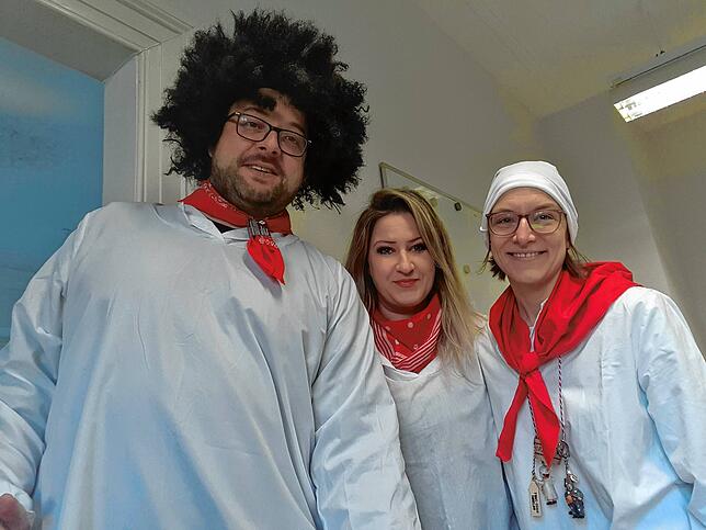 Startklar fürs närrische Treiben in Waldshut-Tiengen: Die Reporter Markus Baier, Susann Duygu-D‘Souza und Melanie Völk stürzen ...