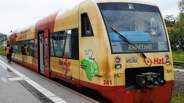 Wichtige Säule im öffentlichen Nahverkehr: das Seehäsle der Hohenzollerschen Landesbahn. Viele hoffen, dass es künftig mehr ...