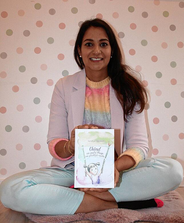 Sandhya Hasswani erzählt in ihrem Kinderbuch für Erwachsene und Junggebliebene aus dem Elternleben.