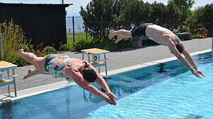 Rückblick auf die Saisoneröffnung im Freibad in Meersburg. Aufgrund dessen, dass die Monate Mai und Juni verregnet waren, zählen die ...