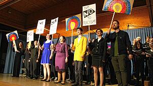 „We shall overcome“ – „Wir sollen (den Rassismus) überwinden“ lautet die zentrale Botschaft des Musicals „Martin Luther King“ des Chores ...