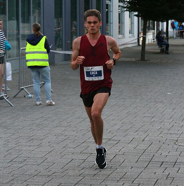 Bild 3: Omar Tareq gewinnt den 15. Trompeterlauf in Bad Säckingen &ndash; und wir haben die Bilder!