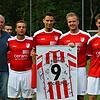 Abschied beim SV Eschbach: Vor dem Anpfiff des Abstiegsspiel gegen den SV Weil III wurde Thomas Eckert (Mitte), der insgesamt 23 Jahre ...