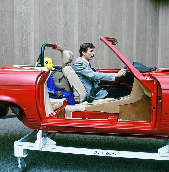 1983 steht das Konzept für den ersten automatisch ausklappbaren Überrollbügel.
