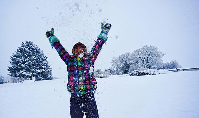 Für Kinder ein Traum: Ein paar Stunden Dauerschnee reichen in Oberteuringen, 20 Zentimeter der weißen Pracht anwachsen zu lassen.