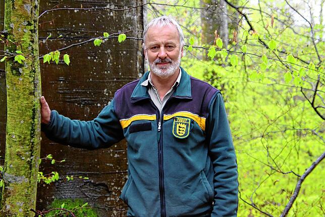 Gerhard Heizmann im Radolfzeller Stadtwald. Er war dort bis 2023 als Revierförster unterwegs.