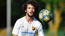 Ratloser Blick: Luca Malzacher und der SV 08 Laufenburg verloren beim FC Wolfenweiler-Schallstadt mit 0:2.