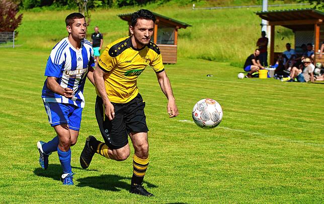 Bild 27: SV Karsau schießt sich mit 14:0 bei der Spvgg. Utzenfeld zum Titel &ndash; und wir haben Bilder!