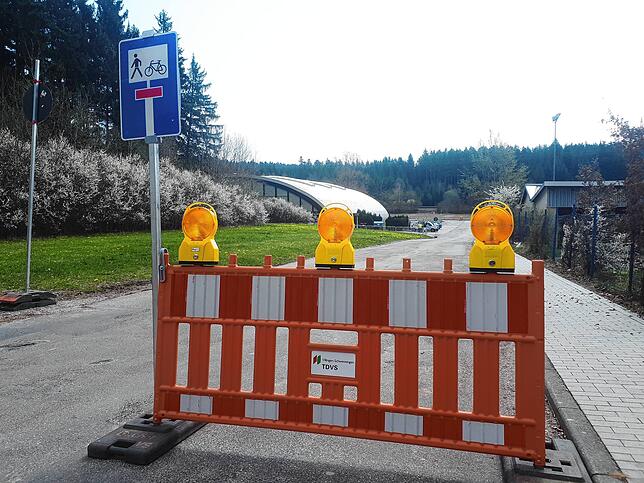 Die Zufahrt war für die Allgemeinheit abgeriegelt.