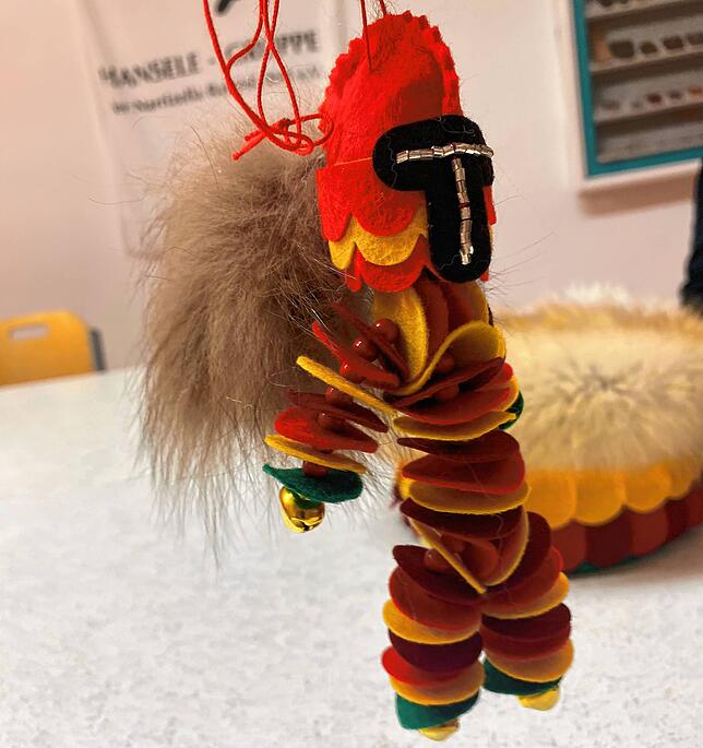 Diese kleine Hansele-Puppen gibt es zum Jubiläum zu kaufen.