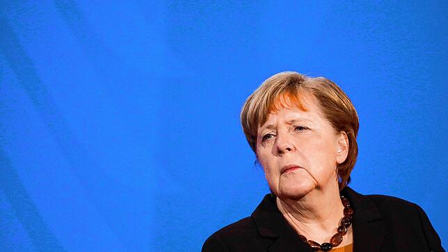 Bundeskanzlerin Angela Merkel (CDU) will einheitliche Regeln schaffen: Weil die gemeinsam beschlossene Notbremse nicht überall umgesetzt ...