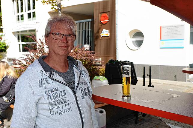 Bild 12: Zum Wohl! Diese Konstanzer sind beim Suserfest 2024 dabei