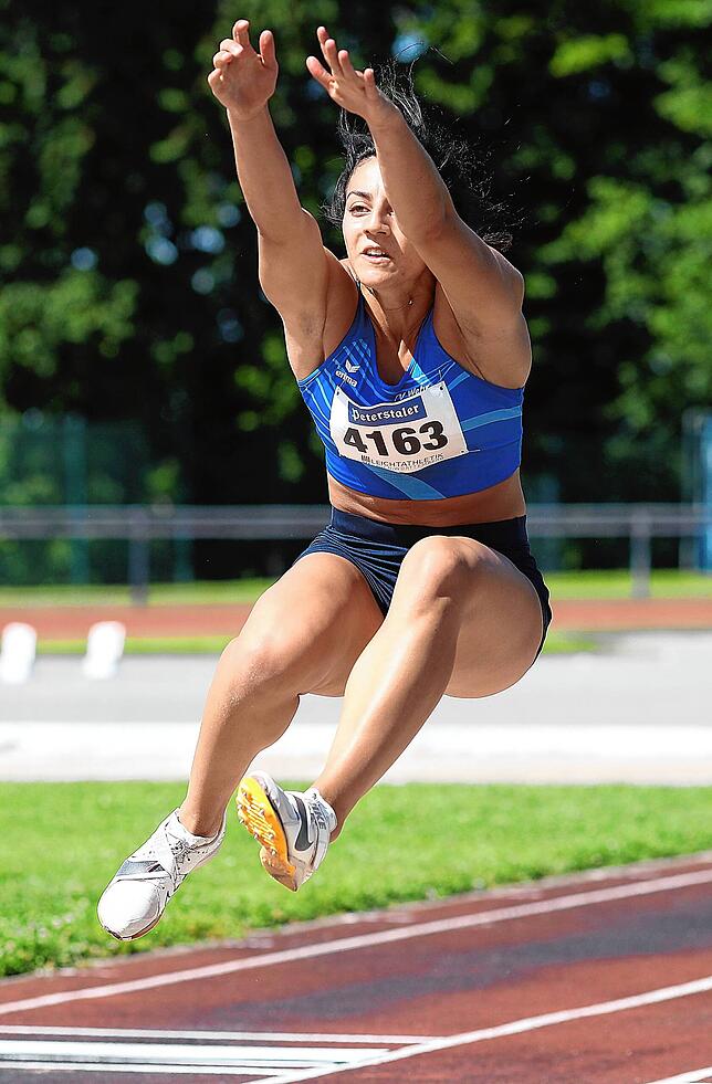 Aufs Podest: Ceren Bayram (U20) vom TV Wehr wurde Dritte im Weitsprung in Langensteinbach mit 5,62 Meter.