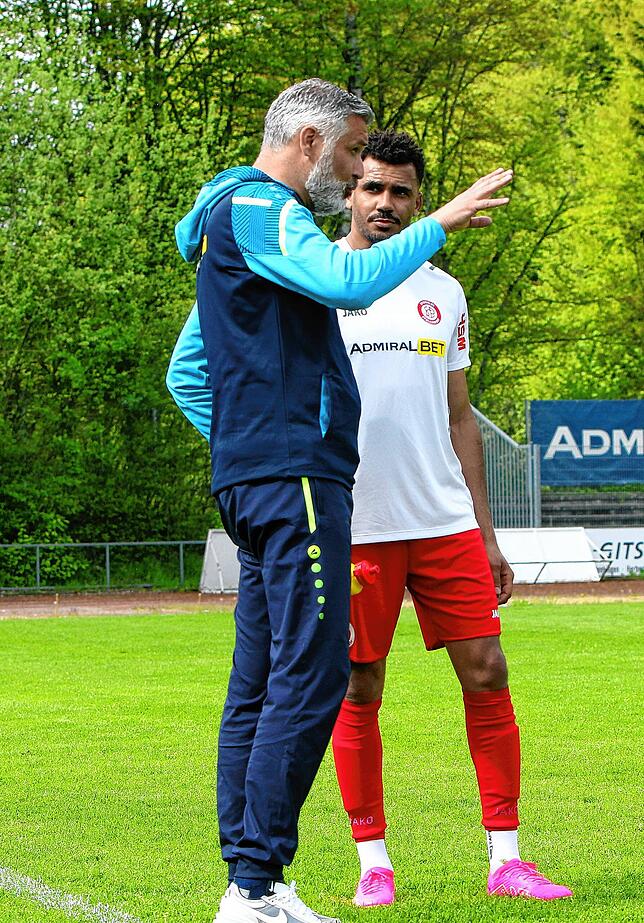 Bild 11: Die besten Bilder vom Verbandsliga-Verfolgerduell zwischen dem SC Pfullendorf und dem SV Linx!