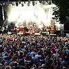 Bühne und Bands bleiben, nur der Ort ändert sich. Das Hohentwiel-Festival wird in diesem Jahr vom Hausberg in die Stadt verlegt. Die ...