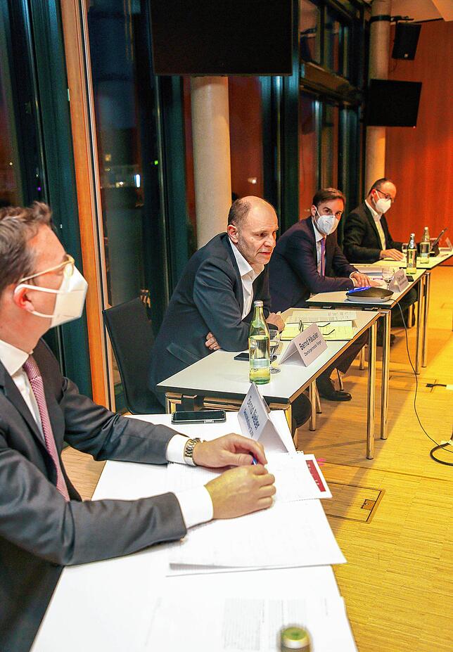 Bei der Pressekonferenz zum Strukturgutachten für den Gesundheitsverbund Landkreis Konstanz (GLKN) (von links): Bernd Sieber, Bernd ...