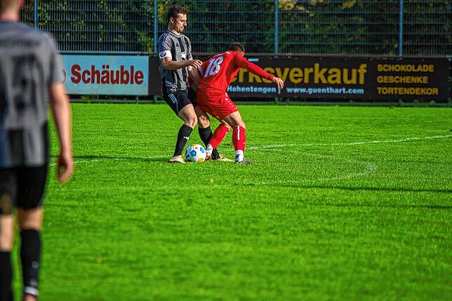 Bild 8: SV Jestetten gewinnt Kellerduell beim FC Hochrhein – und wir haben Bilder!