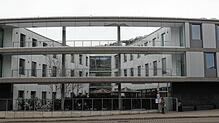 Markant ist die Bauweise der Psychiatrischen Klinik von Waldshut-Tiengen. Das Gebäude soll in den nächsten zwei Jahren noch deutlich ...