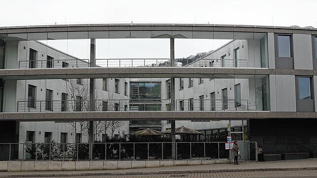 Markant ist die Bauweise der Psychiatrischen Klinik von Waldshut-Tiengen. Das Gebäude soll in den nächsten zwei Jahren noch deutlich ...