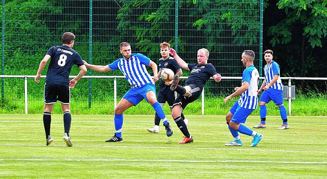 Bild 34: Spvgg. Wehr setzt sich bei der Qualifikation zum Rothaus-Bezirkspokal mit 2:0 gegen den FV Fahrnau durch &ndash; und wir haben Bilder!