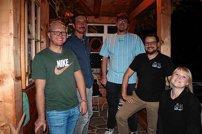 Sie freuen sich auf das Fest: Niklas Winterhalder (Beisitzer) , Simon Ratzer (Beisitzer), Maximilian Tritschler (Schriftführer) und das ...