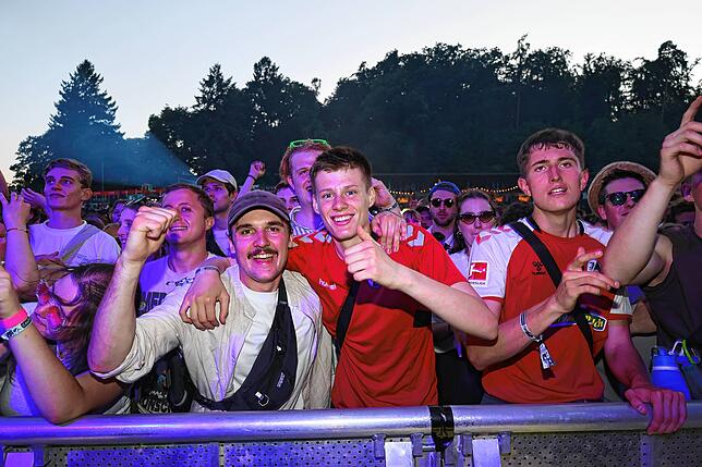 Bild 27: Erst Blümchen, dann K.I.Z.: Das feiern die Fans beim Campus-Festival
