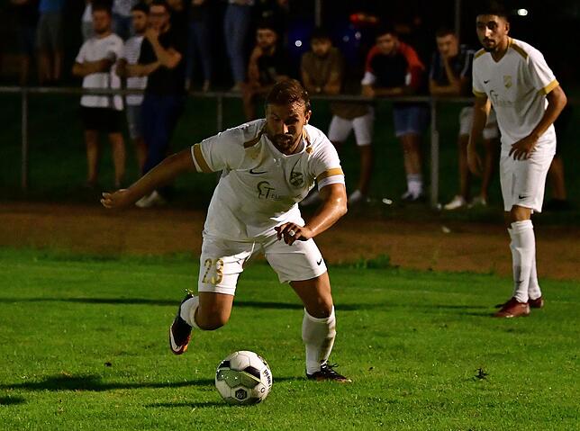 Platzverweis: Isa Mulaj soll den Unparteiischen beim 1:2 von BFC Friedlingen gegen den FC Erzingen beleidigt und bedroht haben.