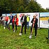 Spatenstich für den Breitbandausbau mit (von links) Joachim Baumeister, Denise Sigg (Landratsamts Waldshut), Max Arzner, Gerhard ...
