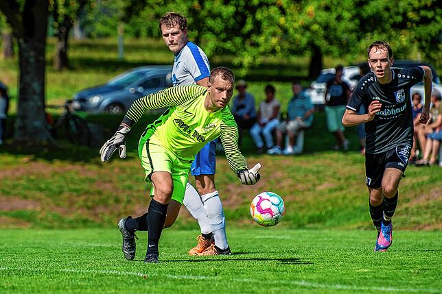 Bild 1: SV Waldhaus schafft den Ausgleich zum 1:1 beim FC Geißlingen &ndash; und wir haben Bilder!