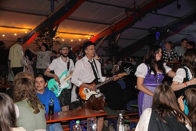 Bild 21: Die besten Bilder von der Partynacht beim Herbstfest in Honstetten
