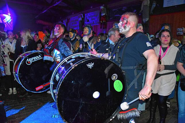 Bild 17: Spektakuläre Party in Nöggenschwiel: Die besten Bilder vom Guggenmusik-Event 2025