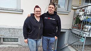 Erst den Maibaum stecken und danach ein Heiratsantrag machen: Oliver Geng hält in der Mainacht um die Hand von Tabea Hiestand an.