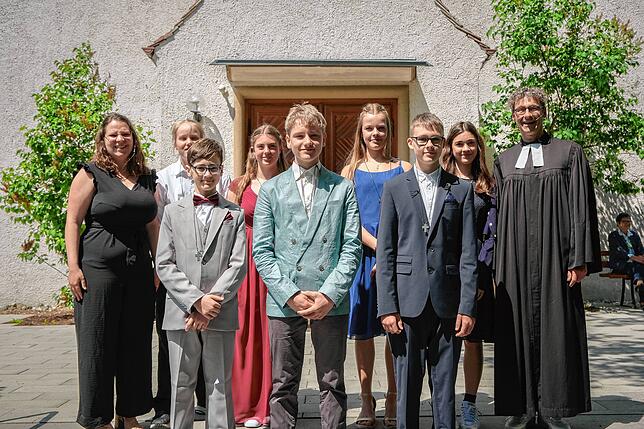 Konfirmation am Samstagvormittag, 17. Mai: Auf dem Foto sind (von links nach rechts) die pädagogische Mitarbeiterin Luisa Walz und die ...