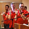 Abschied mit Applaus: Die Schiedsrichter ehren ihren langjährigen Spiele-Einteiler Dieter Grethler, der bei der Hauptversammlung in Wehr ...