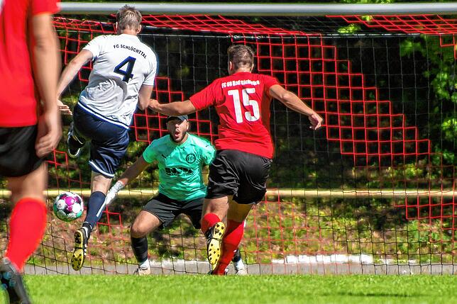 Bild 30: FC Schlüchttal gewinnt beim FC 08 Bad Säckingen mit 4:2 &ndash; und wir haben Bilder!