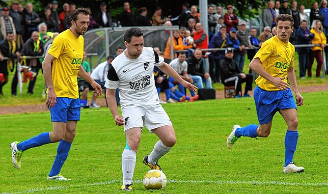 Bild 13: Schnappschüsse aus der Bezirksliga-Saison 2012/2013