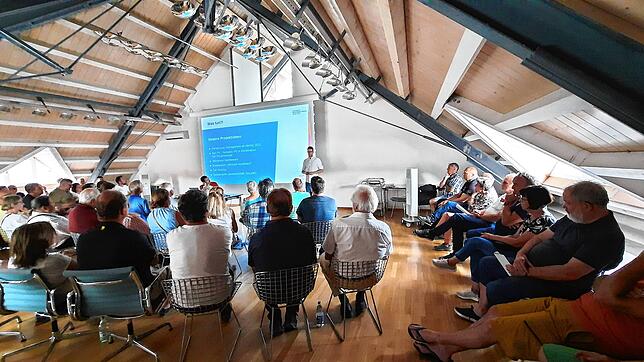 Der Ratssaal war voll und das Interesse am Thema riesig.