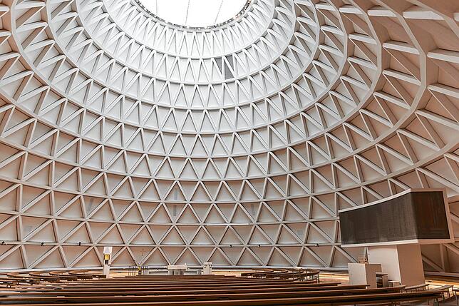 Der Neubau einer Kirche in Holzkirchen – aus welchem Material sollte Holzbau Amann im bayrischen Holzkirchen eine Kirche bauen, ...