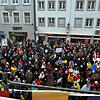 Blick auf die Kaiserstraße vom Rathaus aus: Viele waren gekommen, um für die Demokratie und gegen rechts zu demonstrieren.