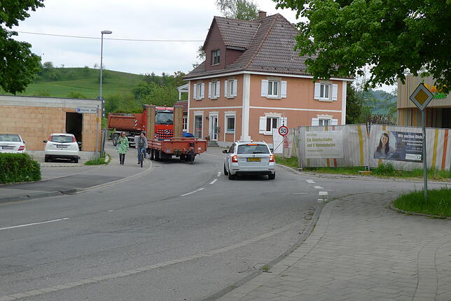 Eine Autofahrerin aus Luxemburg, die aus Richtung Salem kommend in der Baustelle in Untersiggingen gestoppt wurde, beklagt, dass sie ...