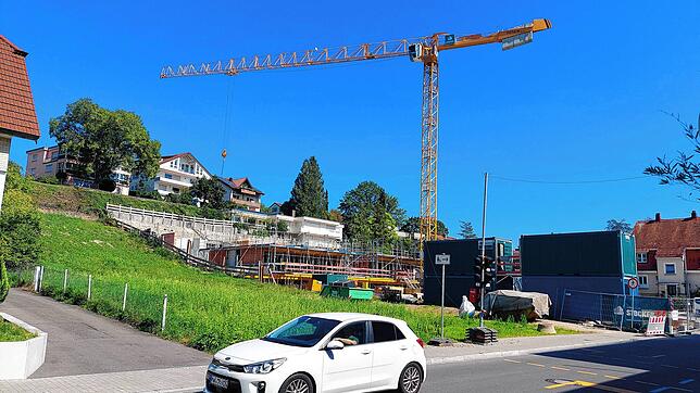 Eine Lücke wird bebaut: An der Fürstenbergstraße 41 bis 43 entstehen derzeit acht Baukörper. Sie bieten Platz für Wohnungen und Gewerbe, ...