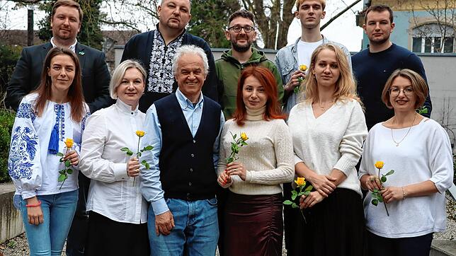 Der neue ukrainische Verein ist gegründet. Im Bild (hinten von links) Vitalii Tomniuk, Mark Gerber, Evgenij Starchak, Viktor Chepur und ...